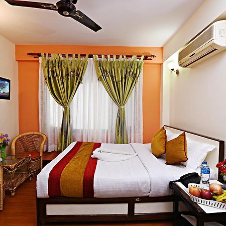 Hotel Pleasure Home Kathmandu Bagian luar foto