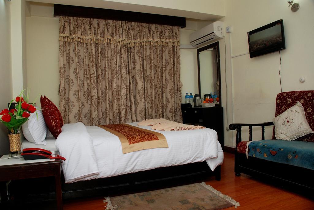 Hotel Pleasure Home Kathmandu Bagian luar foto