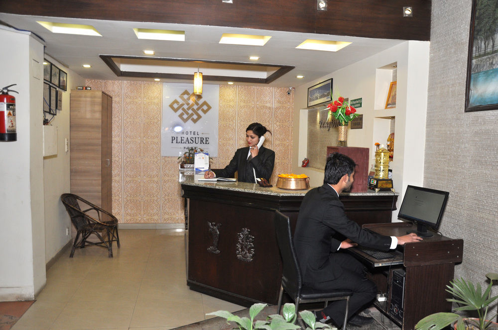 Hotel Pleasure Home Kathmandu Bagian luar foto
