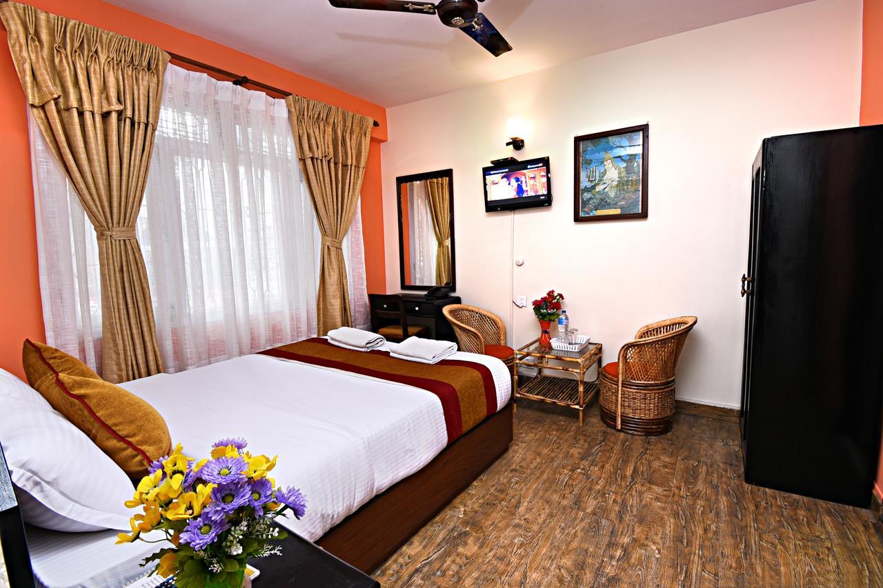 Hotel Pleasure Home Kathmandu Bagian luar foto