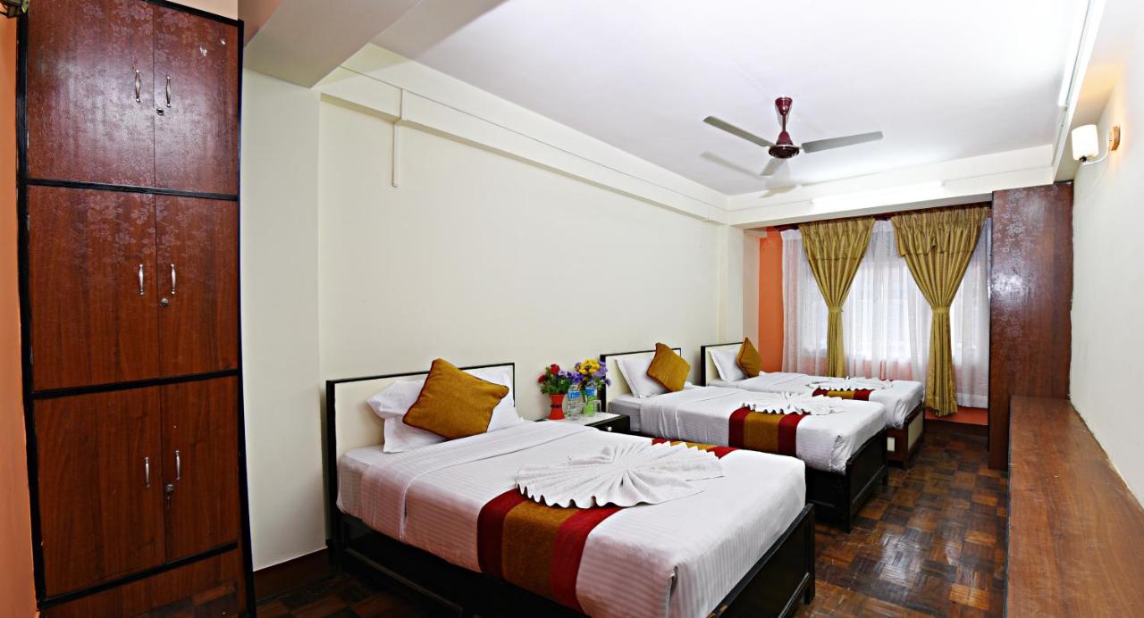 Hotel Pleasure Home Kathmandu Bagian luar foto