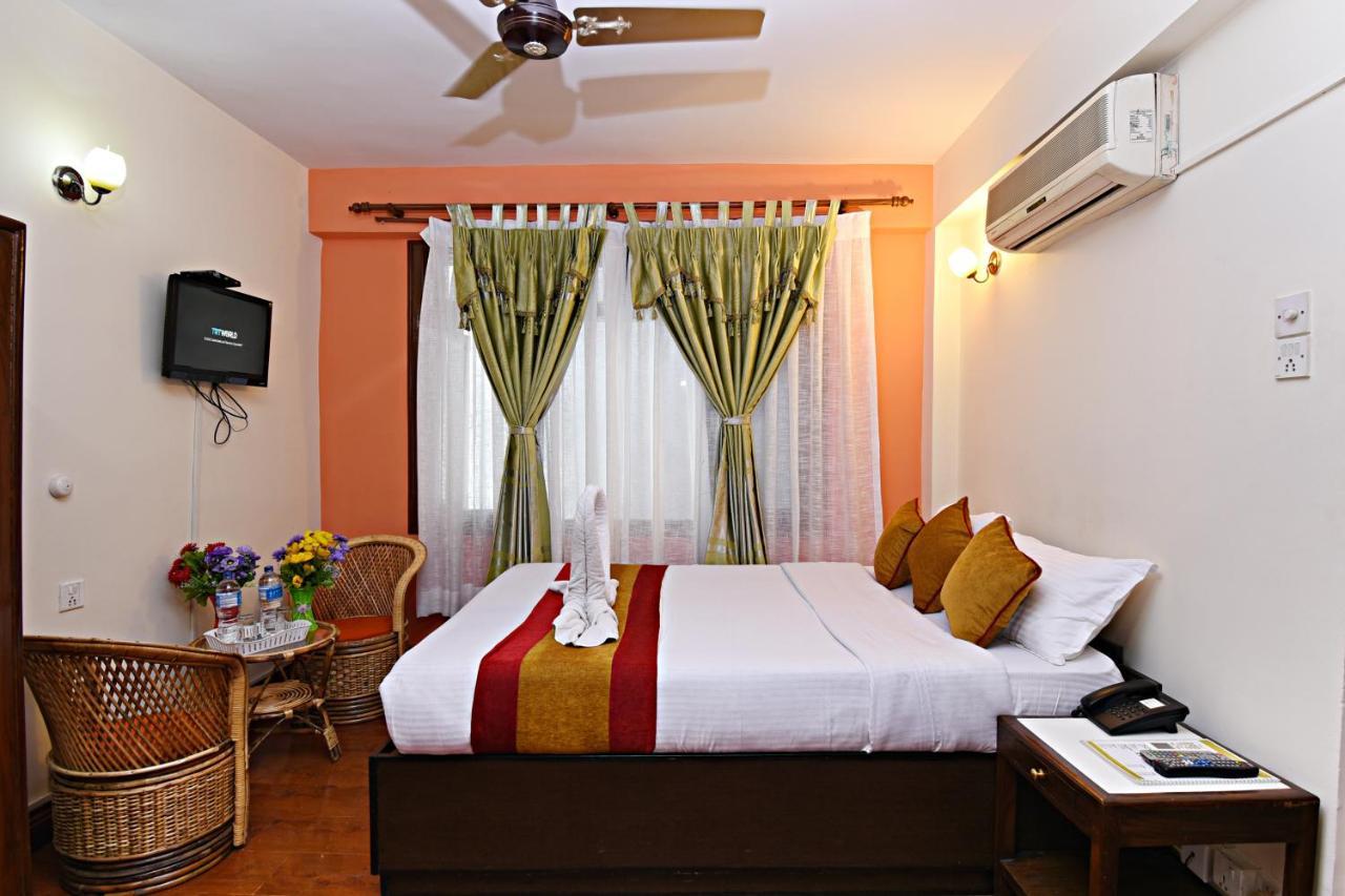 Hotel Pleasure Home Kathmandu Bagian luar foto