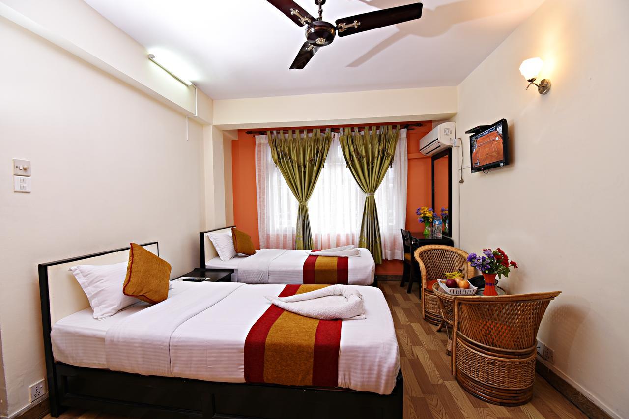 Hotel Pleasure Home Kathmandu Bagian luar foto