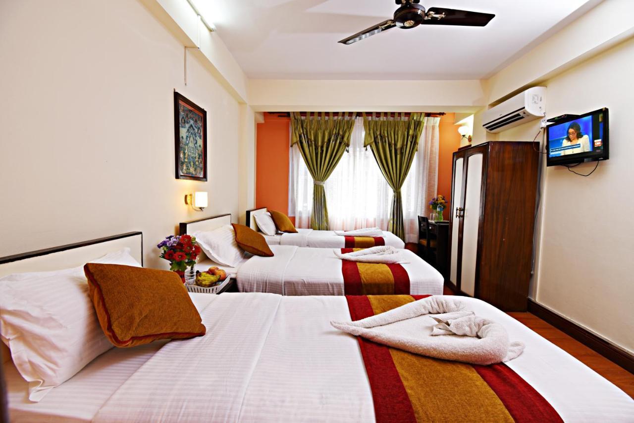 Hotel Pleasure Home Kathmandu Bagian luar foto