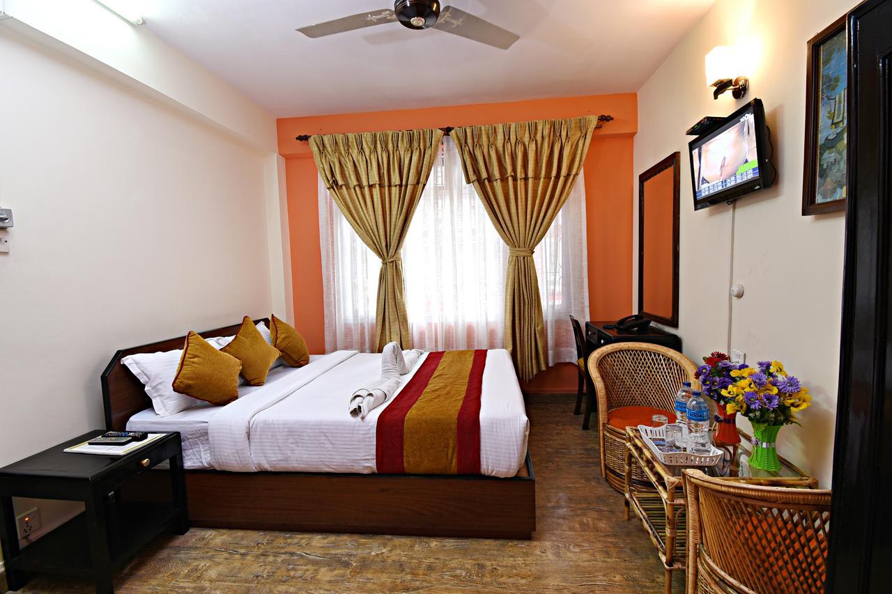 Hotel Pleasure Home Kathmandu Bagian luar foto