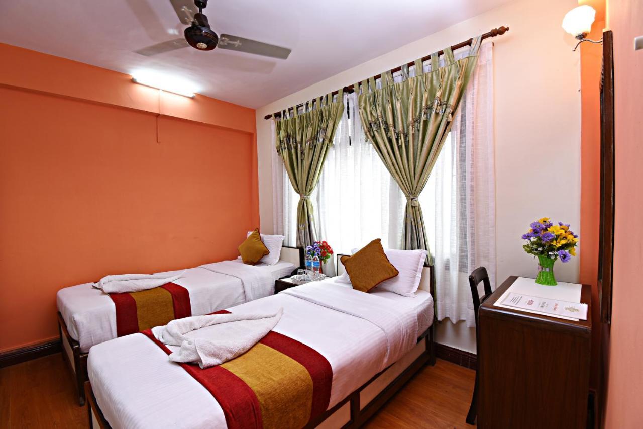 Hotel Pleasure Home Kathmandu Bagian luar foto