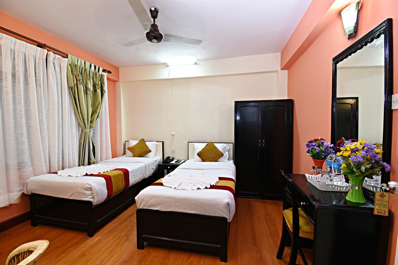 Hotel Pleasure Home Kathmandu Bagian luar foto