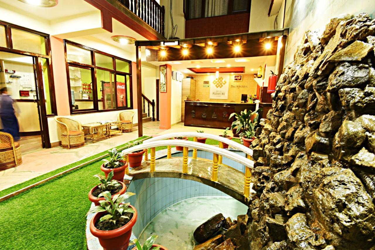 Hotel Pleasure Home Kathmandu Bagian luar foto