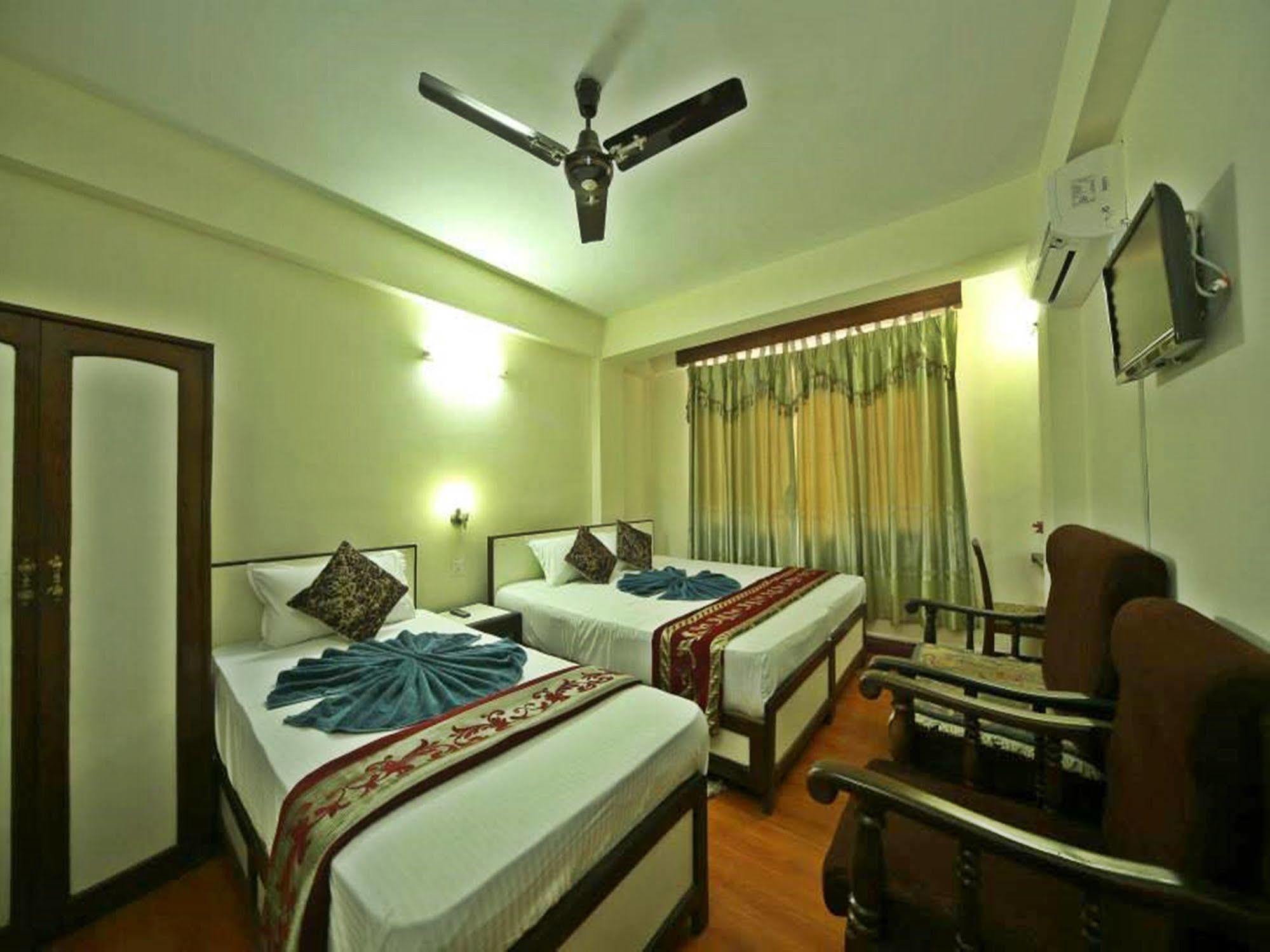 Hotel Pleasure Home Kathmandu Bagian luar foto
