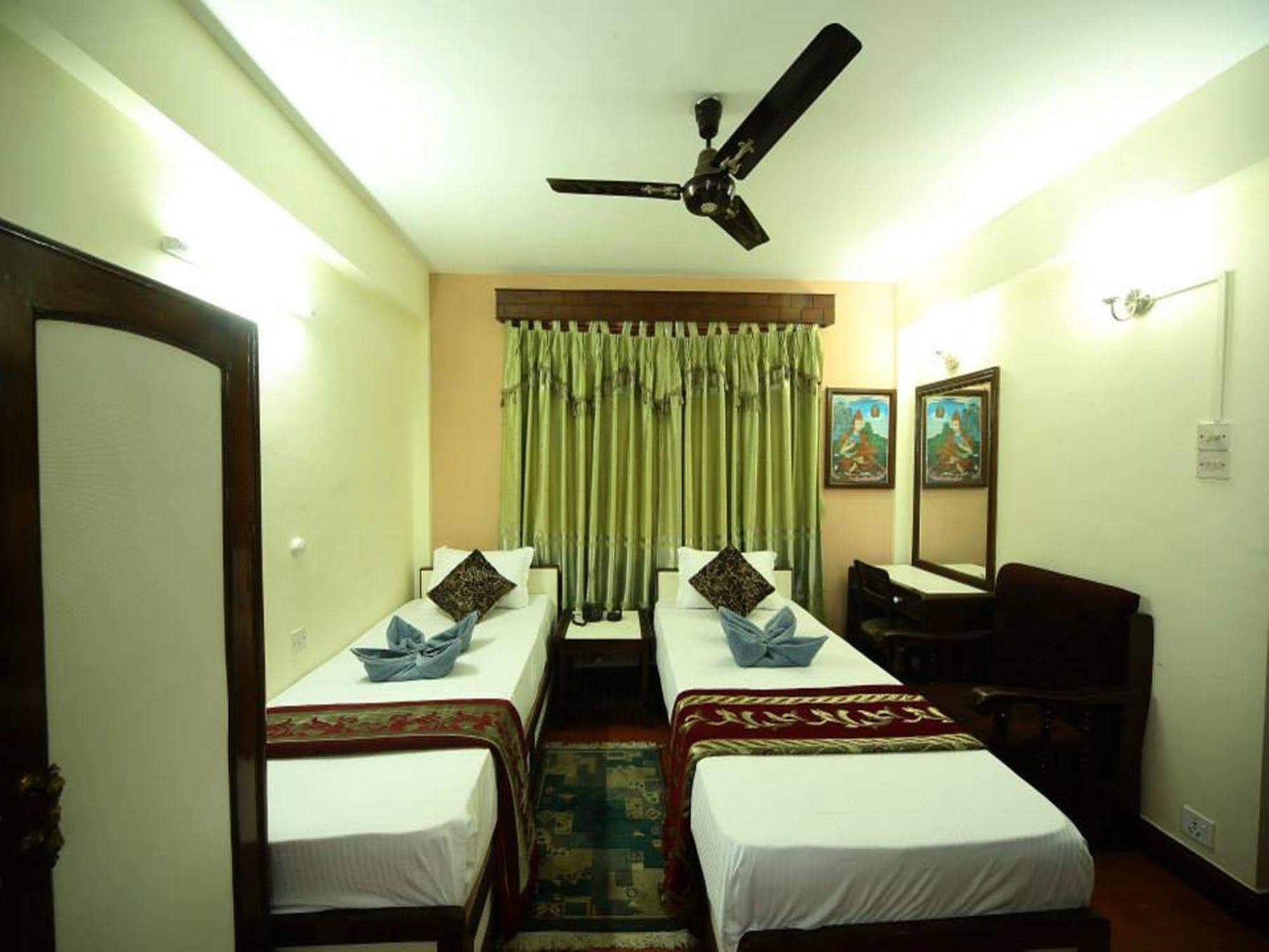 Hotel Pleasure Home Kathmandu Bagian luar foto