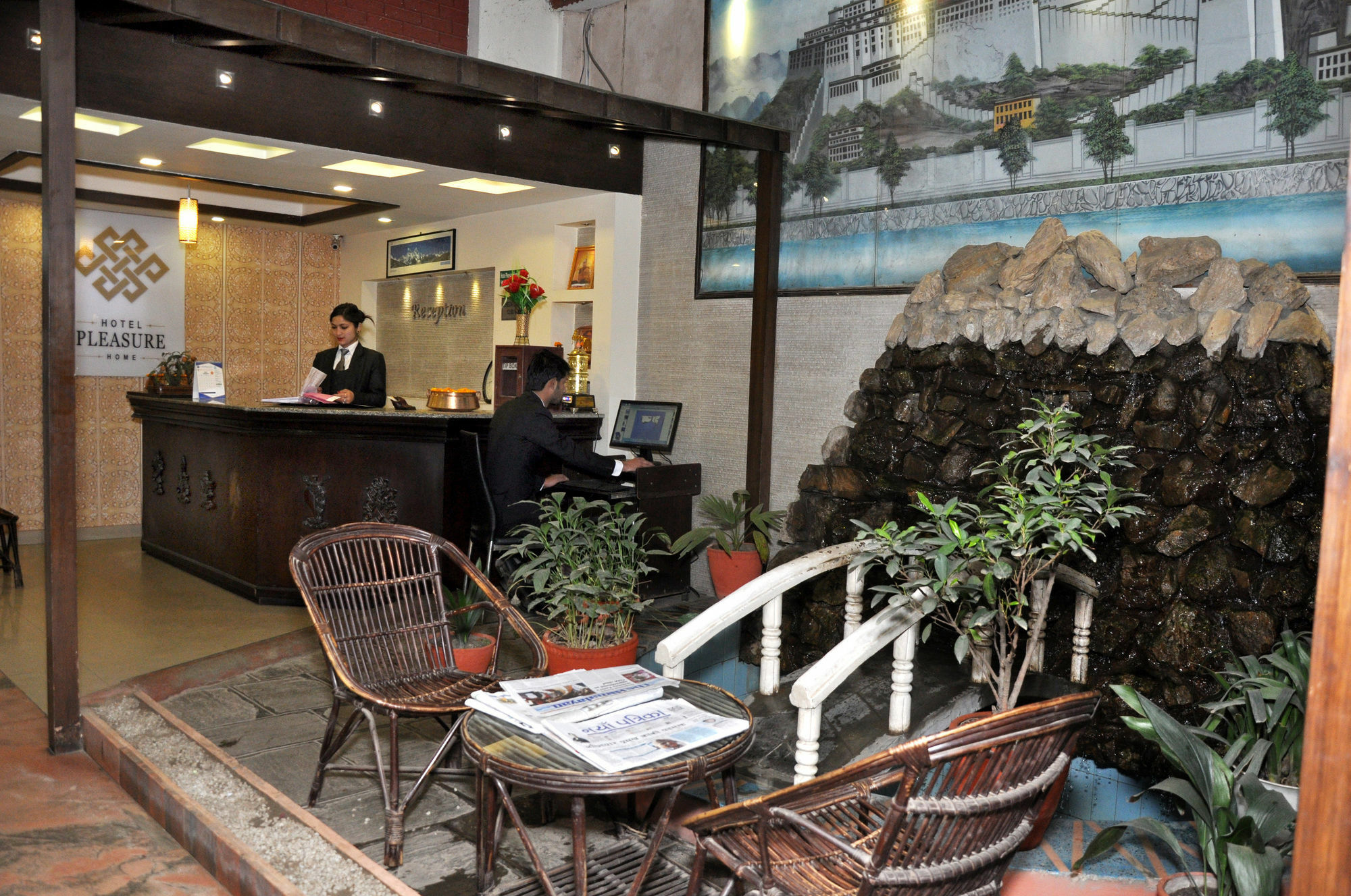 Hotel Pleasure Home Kathmandu Bagian luar foto